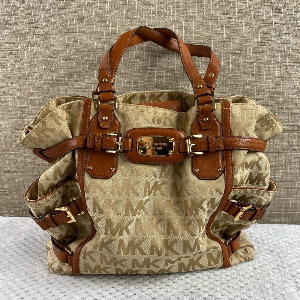 Michael Kors‎ Large Gansevoort Tote in Signature Monogram Beige Jacquard/Leather
